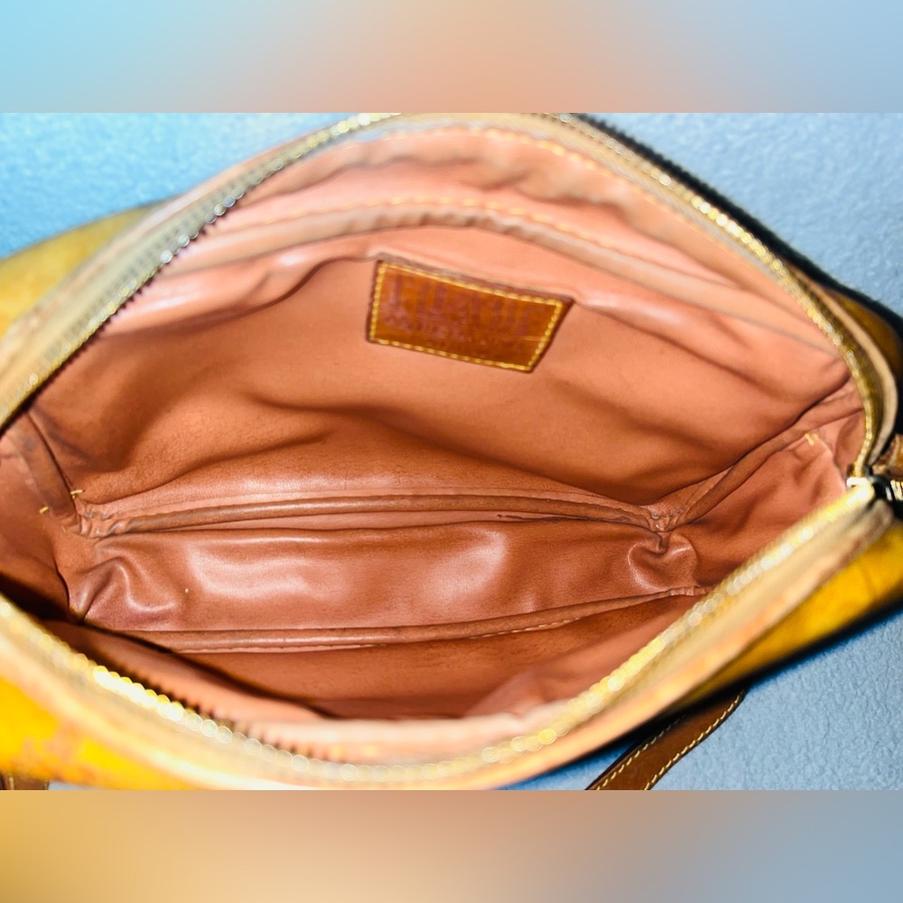 Alviero Martini World Map Crossbody Bag - Picture 9 of 15